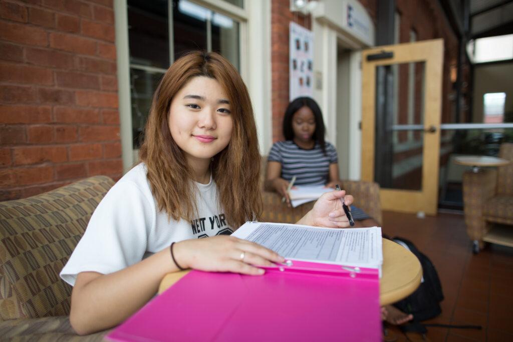 20170411_Great-Commitments-Shoot-Campus-Scenes_CR-244-1